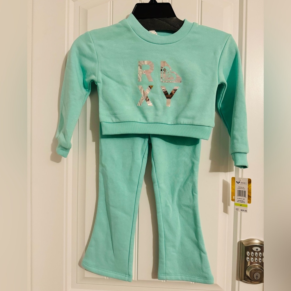 Adorable Roxy size 4T mint green sweat outfit flare pants cropped sweatshirt NWT